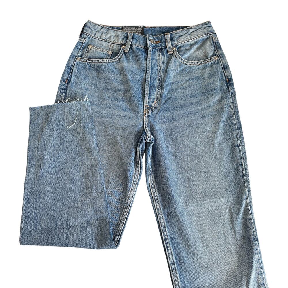 H&M Divided Blue High Waisted Mom Jeans Ankle Length Women’s Size 4 Petite Denim